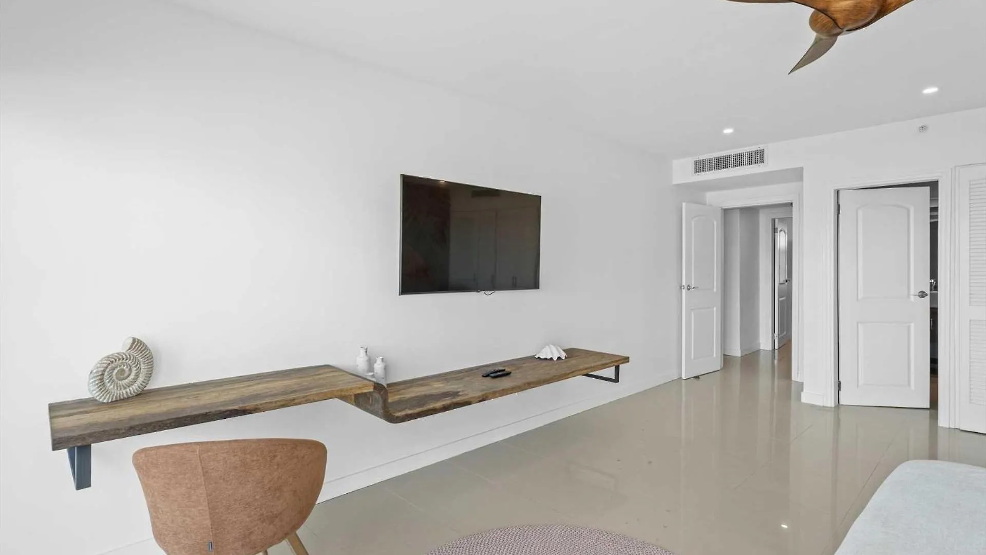 Beachfront - Flamingo Luxury 2Br Condo - E423 Palm Beach 0*,  Aruba