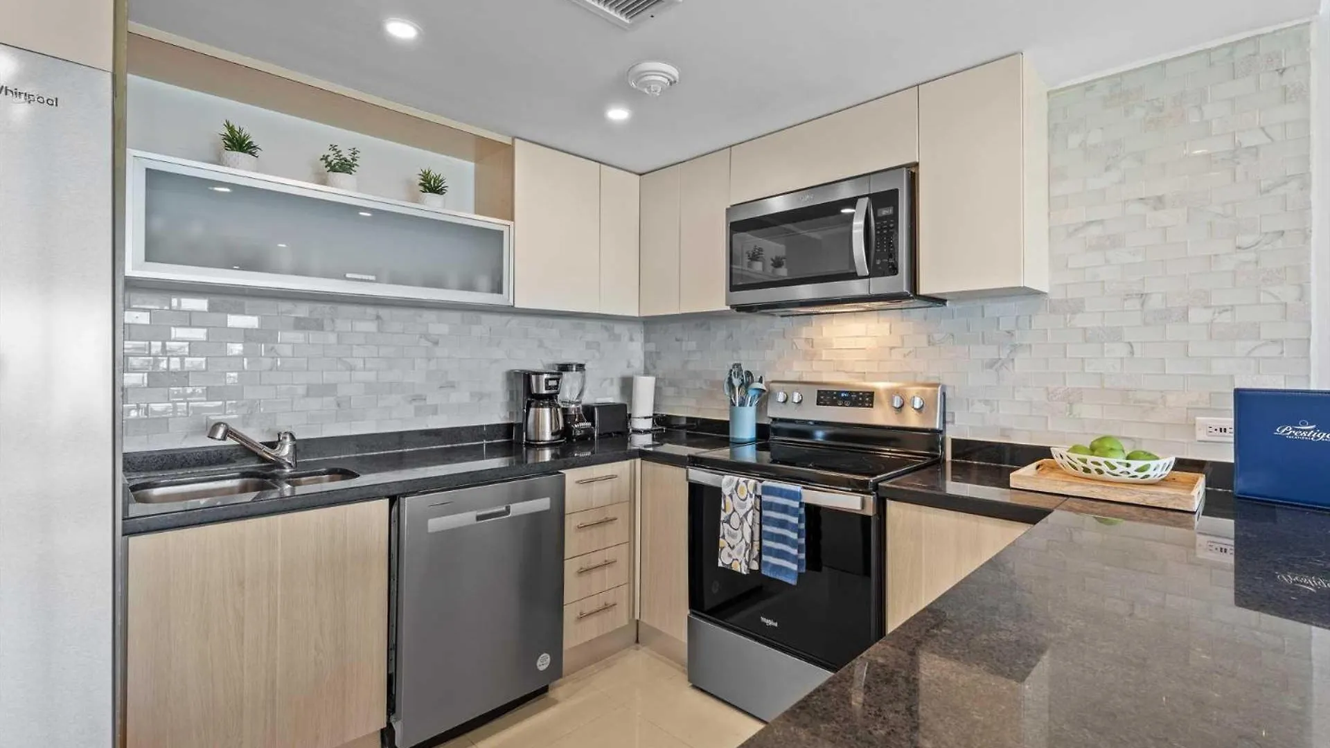 Beachfront - Flamingo Luxury 2Br Condo - E423 Palm Beach Aruba