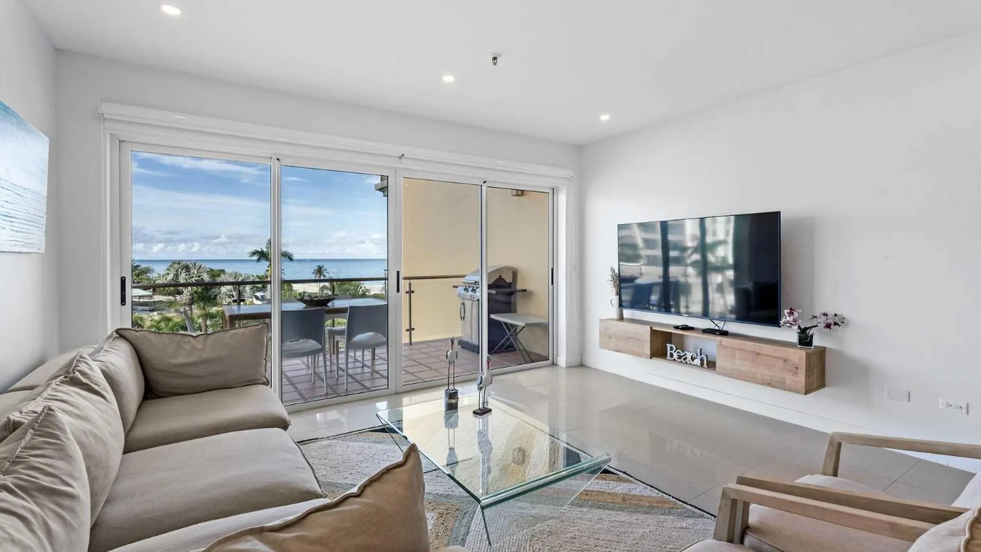 Beachfront - Flamingo Luxury 2Br Condo - E423 Palm Beach