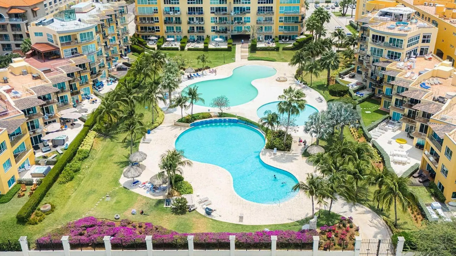 Beachfront - Flamingo Luxury 2Br Condo - E423 Palm Beach 0*,